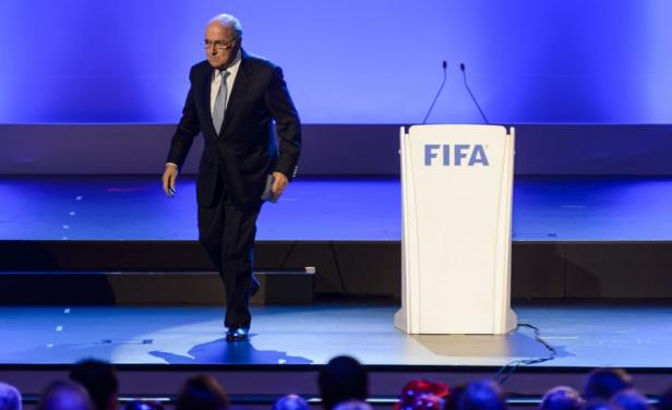 ¡Aleluya! Blatter renunció a la FIFA