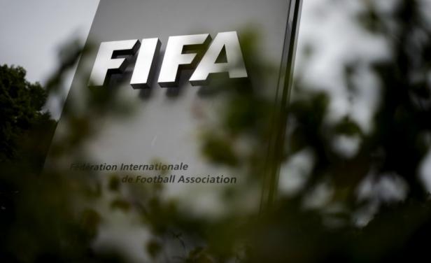 Coca-Cola festeja que Blatter se haya ido