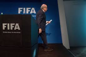 Aplausos en el mundo del fútbol tras la dimisión de Blatter