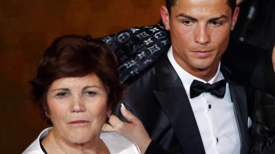 Confiscan 45.000 euros a la madre de Cristiano Ronaldo en el aeropuerto de Barajas