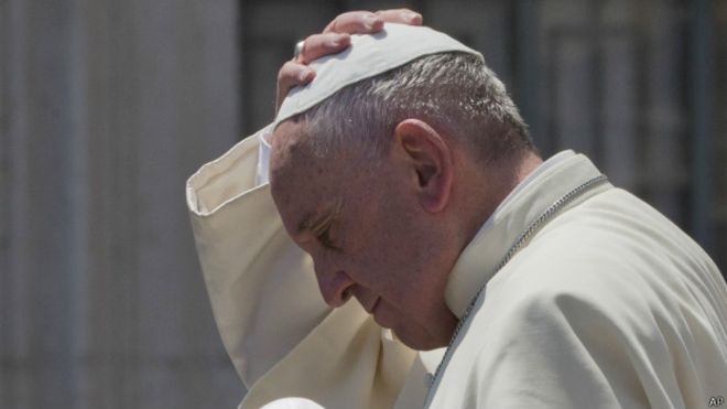 El papa Francisco crea un tribunal del Vaticano para juzgar a obispos que encubren a curas pedófilos