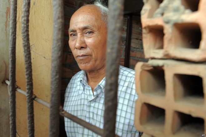 Electrizantes relatos de dos sobrevivientes de una cárcel en la que murieron 12.000 personas en Camboya