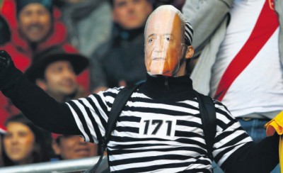 Insólito: Blatter no descarta retirar su renuncia a titular de la FIFA