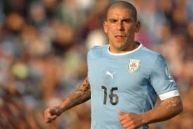 El titánico Maxi Pereira es el capitán de Uruguay ante Paraguay