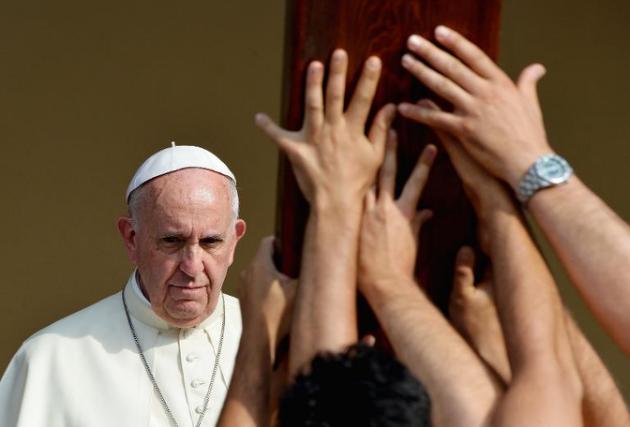 El papa pide no tratar a los inmigrantes como "mercancías"