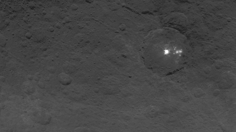 La NASA descubre y publica una 'pirámide' misteriosa en el planeta enano Ceres