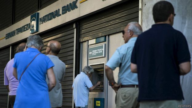 Bajo creciente tensión la Unión Europea mantiene un balón de oxígeno temporal a la banca griega
