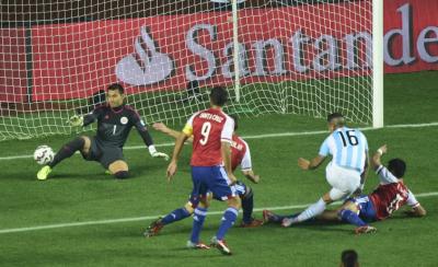 Argentina devastó a Paraguay 6 a 1 y va por Chile