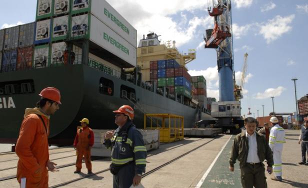 Caída libre de exportaciones en Uruguay hace peligrar fuentes de trabajo
