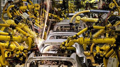 Robot mata a operario en fábrica de de Volkswagen en Alemania