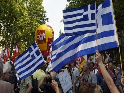 Intelectuales afirman que "en Grecia se juega el futuro de la humanidad"