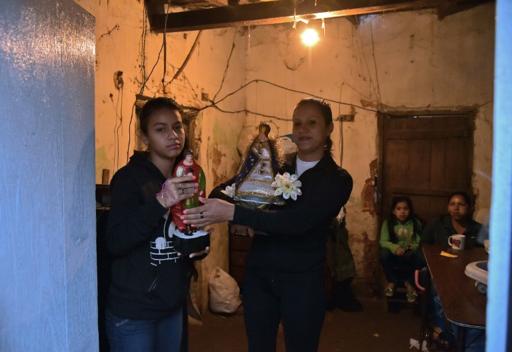 El papa visita el barrio más pobre de Paraguay antes de cerrar su gira