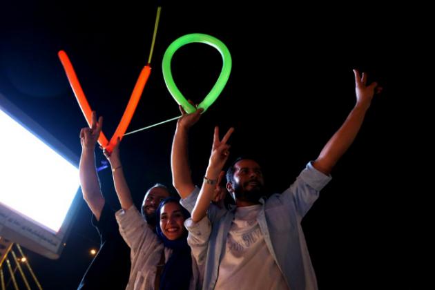 Iraníes, "felices", celebran en Teherán el acuerdo nuclear