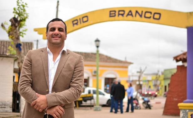 De "Hacha y Tiza": Baile acabó a los tiros en local del alcalde de Río Branco