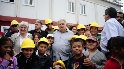 Mujica ya no aporta al Plan Juntos y el dinero va a la escuela agraria que montó frente a su chacra en Rincón del Cerro