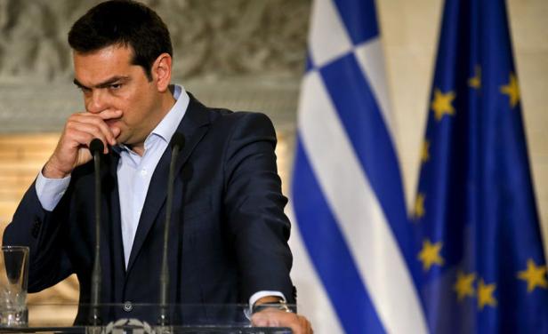 Tsipras "ya no come ni duerme", dice preocupada su madre