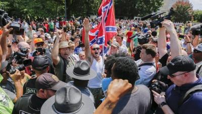 Varios heridos dejó choque entre el Ku Klux Klan y los Panteras Negras en Carolina del Sur