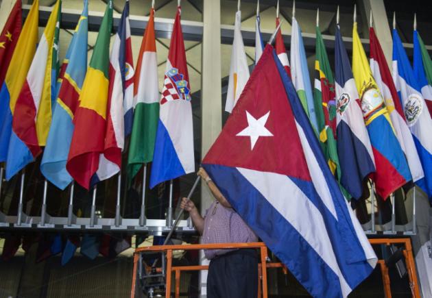 Cuba y EEUU restablecen relaciones y reabren embajadas, 54 años después