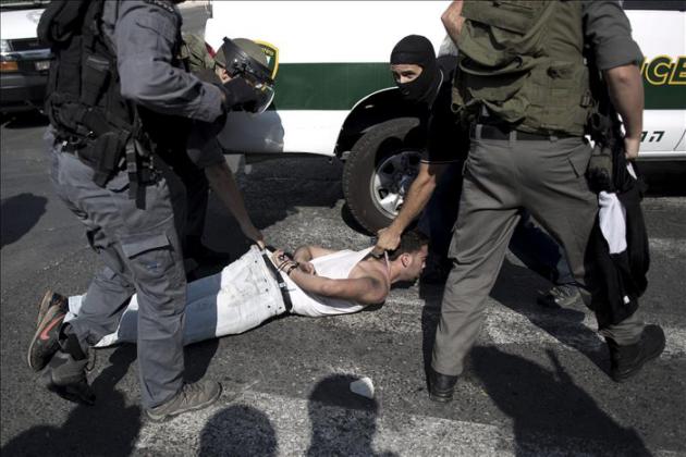 Israel mantiene a casi 400 palestinos en arresto ilimitado sin imputación
