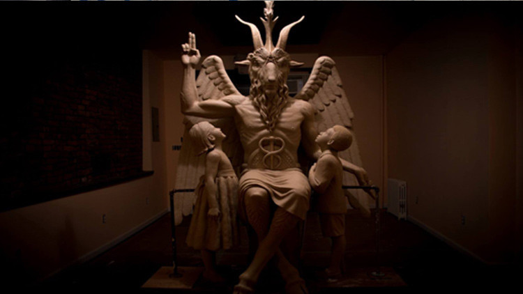 Inauguración de la estatua de satán en Detroit genera protestas en EEUU