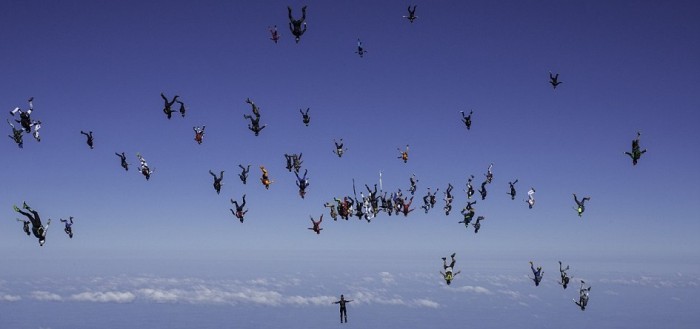 Nuevo récord mundial de paracaidismo