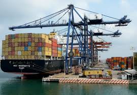 Caen las exportaciones de Uruguay por octavo mes y acumulan pérdida de 17,4% en 2015