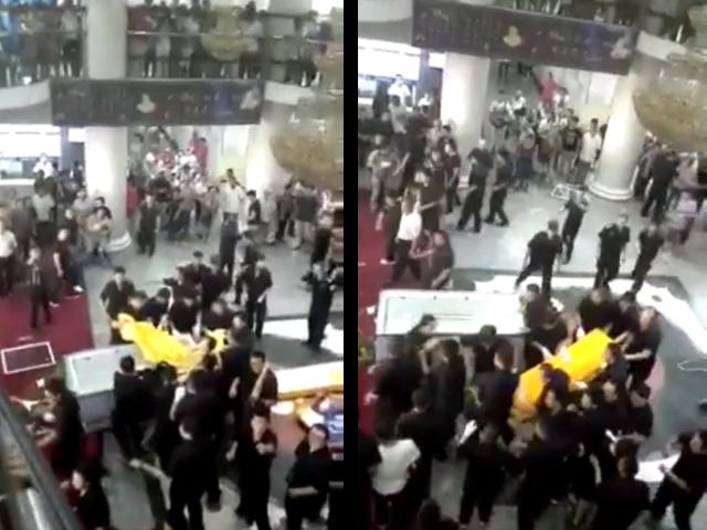 Protesta macabra: Familiares regresan cuerpo de mujer fallecida en escalera eléctrica en centro comercial