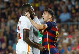 Messi se enojó, le dio un cabezazo y tomó del cuello a un rival
