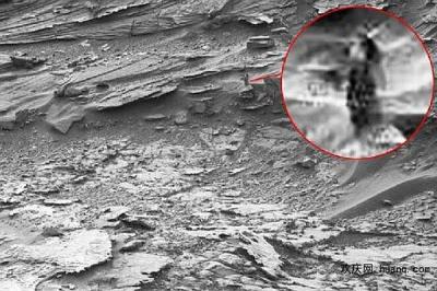 ¿Curiosity encontró una mujer en Marte?