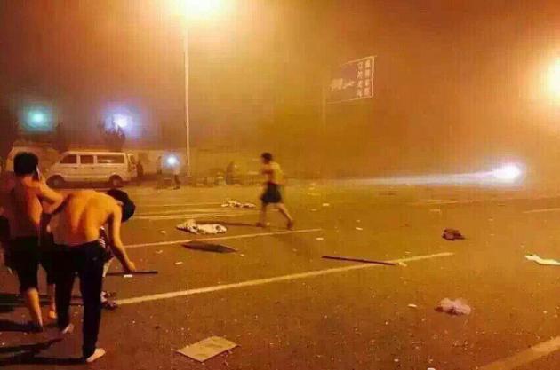 Al menos 300 heridos por enorme explosión en ciudad china de Tianjin
