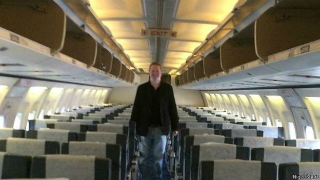 El sorprendente testimonio de un hombre que fue el único pasajero a bordo de un 737 (y lo dejaron en clase Turista)