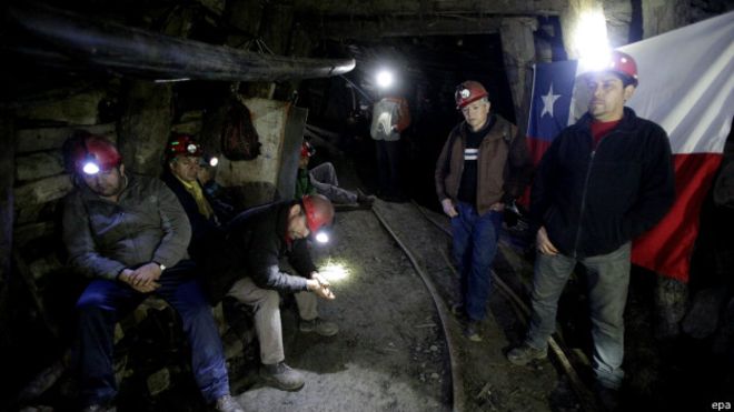 73 mineros de Chile llevan 11 días en huelga a 650 metros bajo tierra