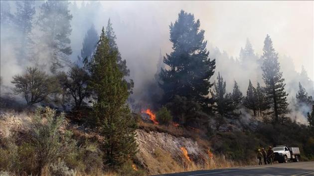 Evacúan cientos de viviendas por incendio en el sur de California