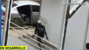 Imagen muestra al agresor de Alexis Viera tras el robo y el disparo
