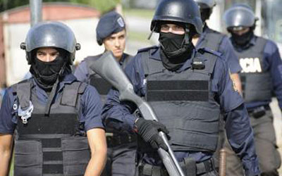 Gobierno uruguayo crea 1.000 cargos de policía de alta dedicación y les pagarán exclusividad