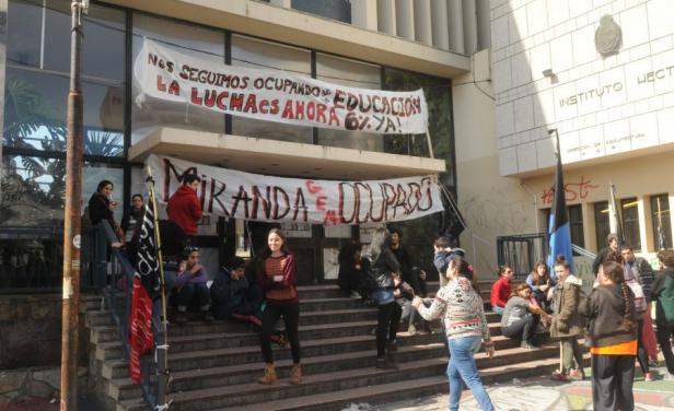 Solo el 22% de profesores acató la huelga en liceos de Montevideo, según Secundaria