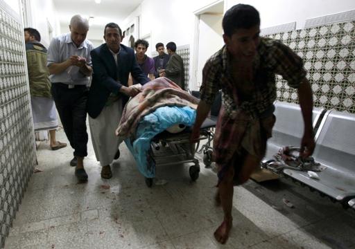 Ataque de Estado Islámico contra una mezquita en Yemen deja al menos 28 muertos