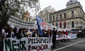 Profesores rechazan propuesta salarial y analizan volver a la huelga
