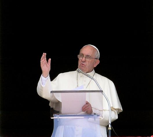El Papa simplifica y hace gratuita la anulación del matrimonio católico
