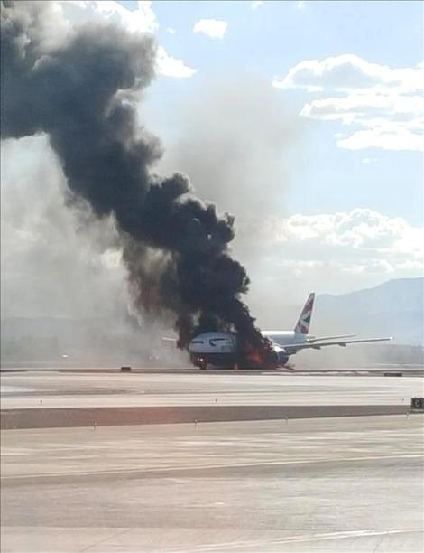 Un avión comercial se incendió en Las Vegas con 159 pasajeros pero sólo hubo 13 heridos
