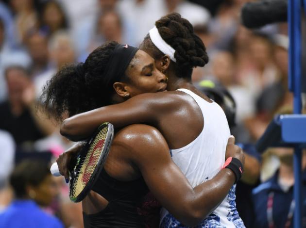 Serena gana a Venus el duelo de las Williams y llega a semifinales