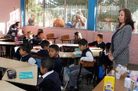 Maestros de Uruguay cobran 44 pesos menos la hora en colegios privados que en públicos