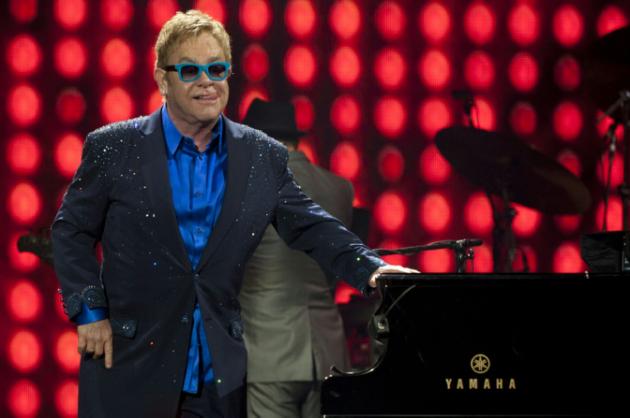 Elton John pide a Ucrania mayor tolerancia hacia homosexuales