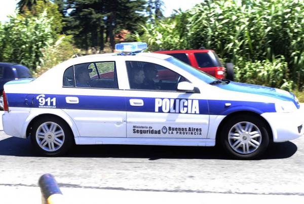 Mujer comisario mató a tres delincuentes que intentaron robarle el vehículo y abusar de su hija en La Plata