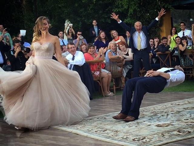 Se casa con mago y consigue el mejor truco para su baile de bodas