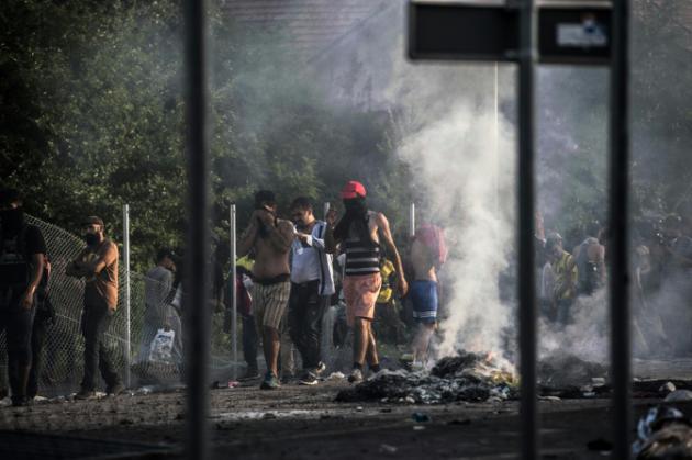¿Se acabó la piedad tan rápido?: Choques entre policías y migrantes en frontera entre Serbia y Hungría
