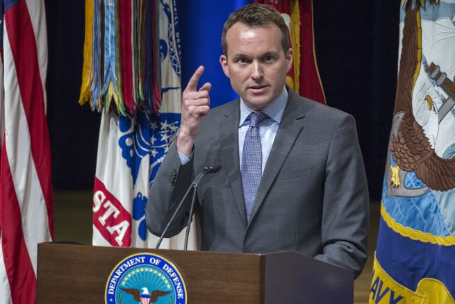 Obama nomina al primer secretario abiertamente gay del Ejército