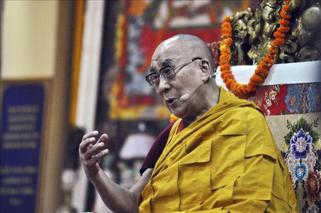 El dalai lama quiere una sucesora "atractiva"
