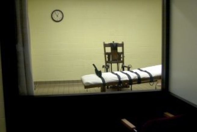 Juez de Arkansas suspende ejecución de ocho presos