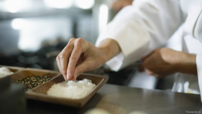 La gran pregunta que divide: ¿Cuánto hay que reducir el consumo de sal?